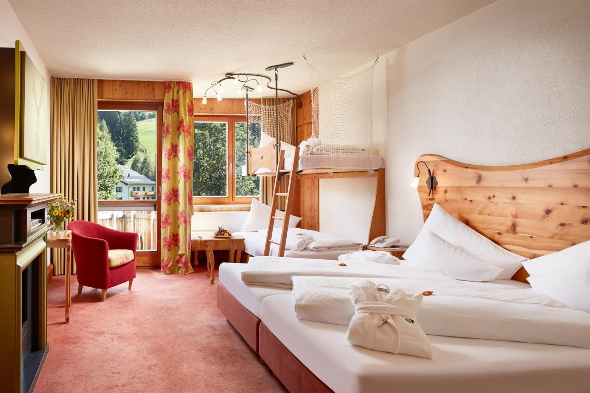 Hotel Die Post Bad Kleinkirchheim Exterior photo